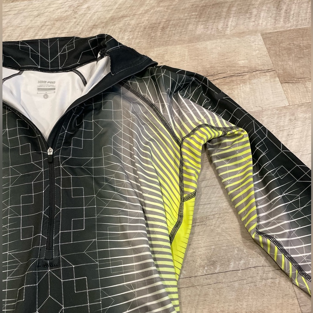 Nike zip-up - Picture 3 of 3